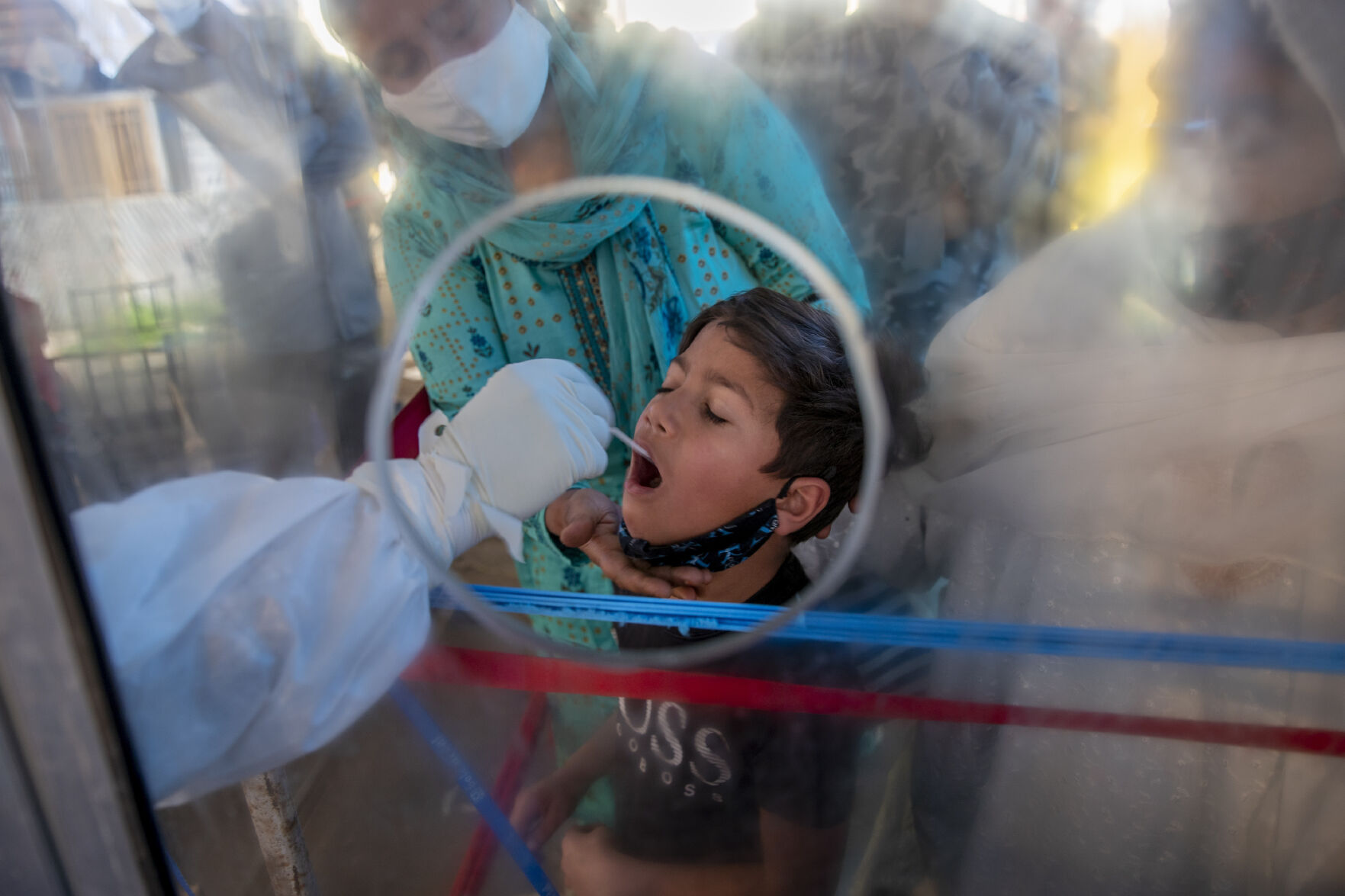 APTOPIX Virus Outbreak India Kashmir